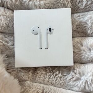Apple AirPods Wireless Earbuds